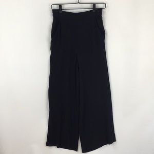 ARITZIA Wilfred Black Cropped Faun Pant. Good Condition. Size -S